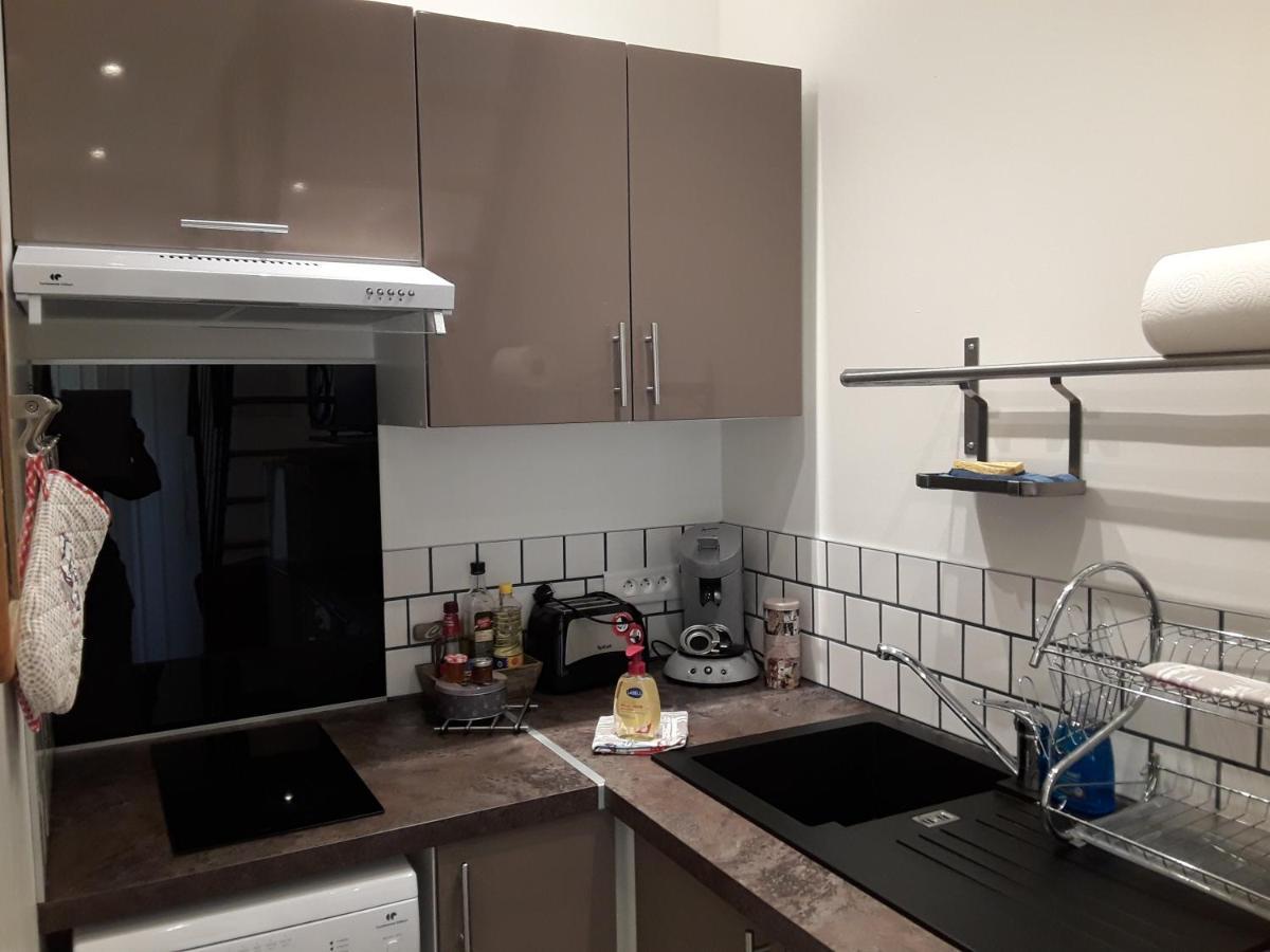 Yofanto Apartment Senas Luaran gambar
